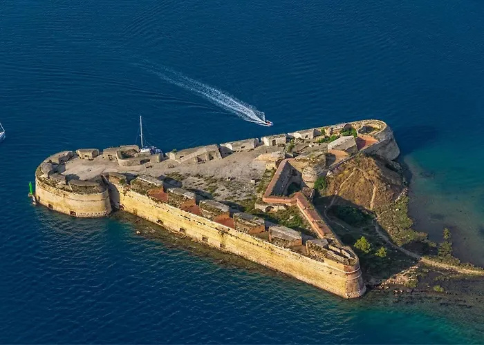 Appartement Charming Renovated Next To The Sea